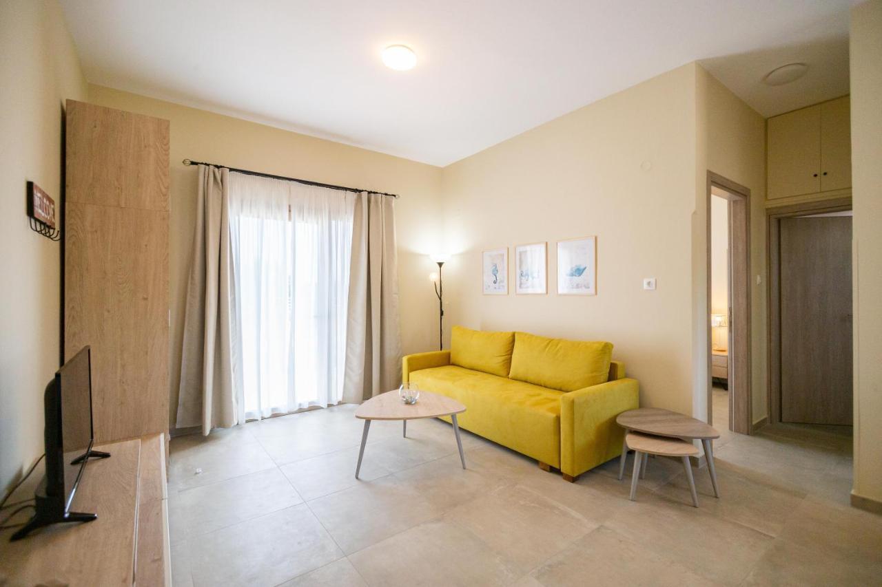 Varkes Suites 1 Nea Poteidaia Exteriör bild