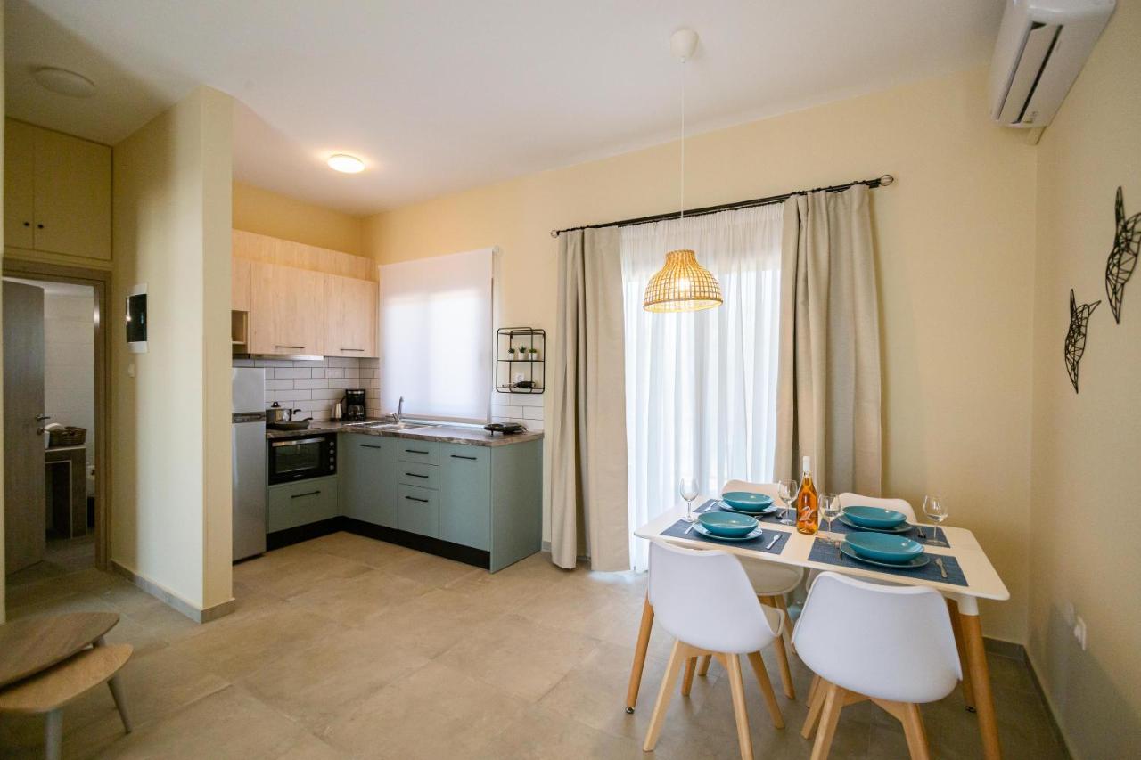 Varkes Suites 1 Nea Poteidaia Exteriör bild